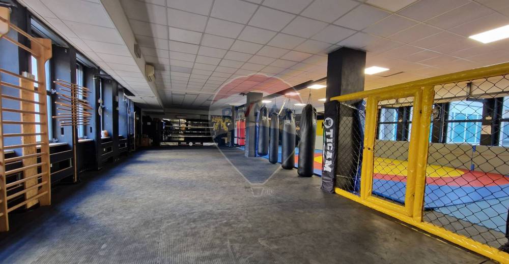 locale commerciale in vendita a Gallarate