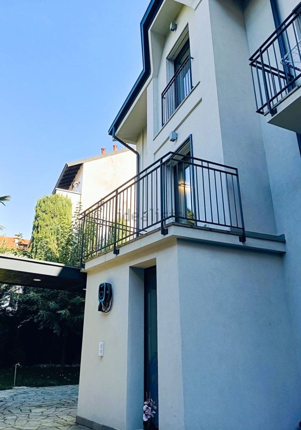 casa indipendente in vendita a Gallarate