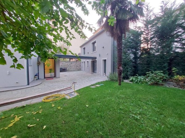 casa indipendente in vendita a Gallarate