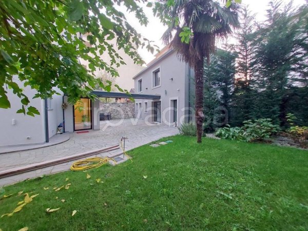 casa indipendente in vendita a Gallarate