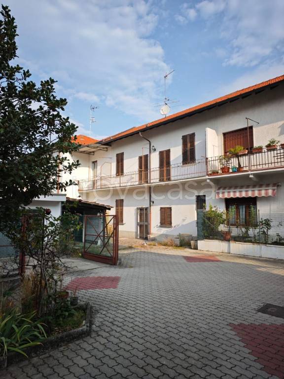 appartamento in vendita a Gallarate in zona Cascinetta