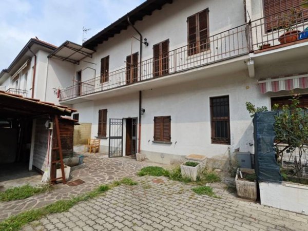 appartamento in vendita a Gallarate in zona Cascinetta