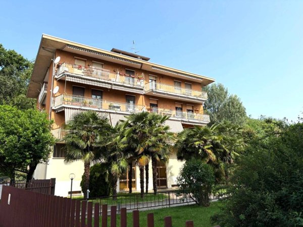 appartamento in vendita a Gallarate in zona Crenna