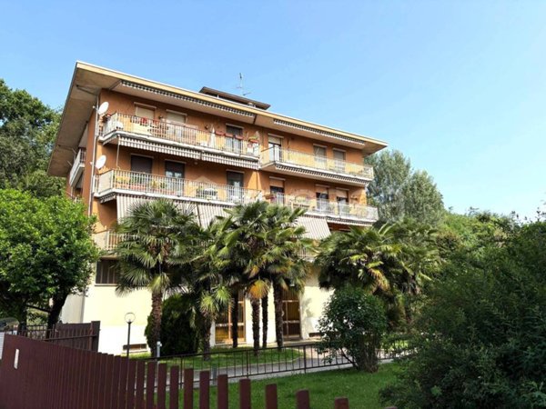appartamento in vendita a Gallarate in zona Crenna