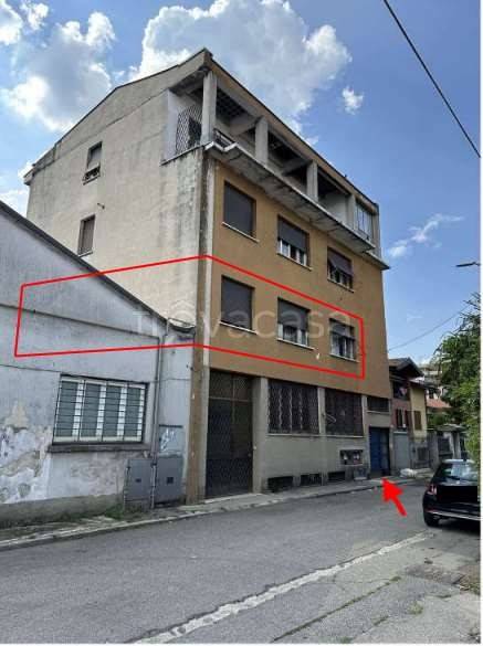 appartamento in vendita a Gallarate in zona Sciarè