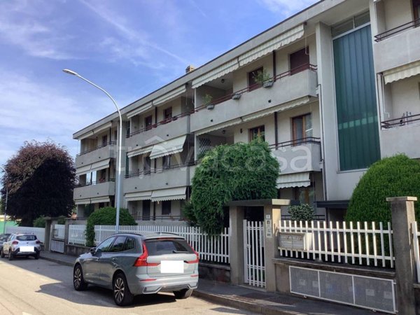 appartamento in vendita a Gallarate in zona Crenna
