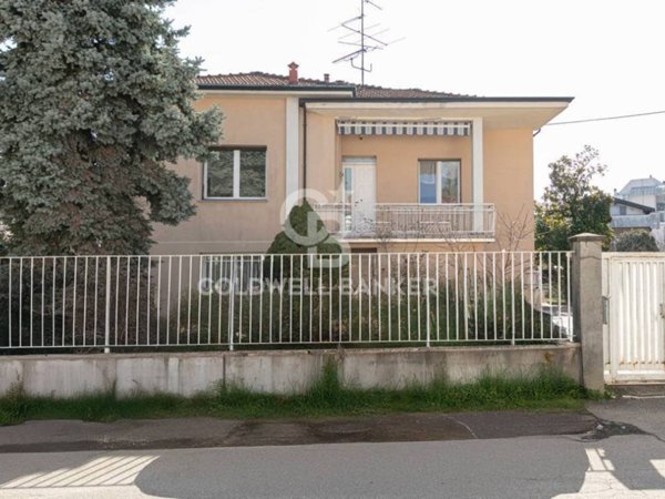 casa indipendente in vendita a Gallarate in zona Cascinetta