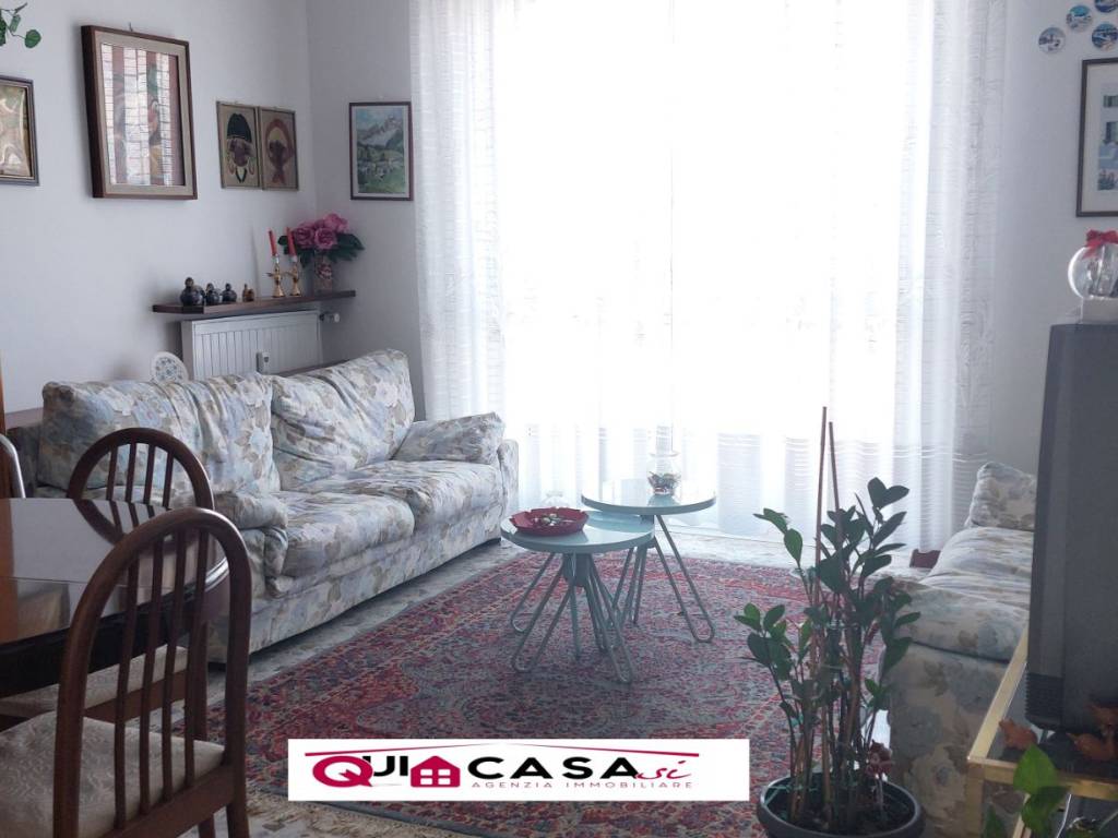 appartamento in vendita a Gallarate in zona Sciarè