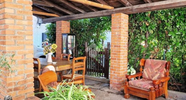 casa indipendente in vendita a Gallarate in zona Madonna in Campagna