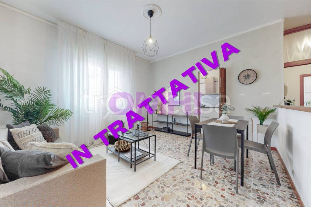 appartamento in vendita a Gallarate in zona Arnate