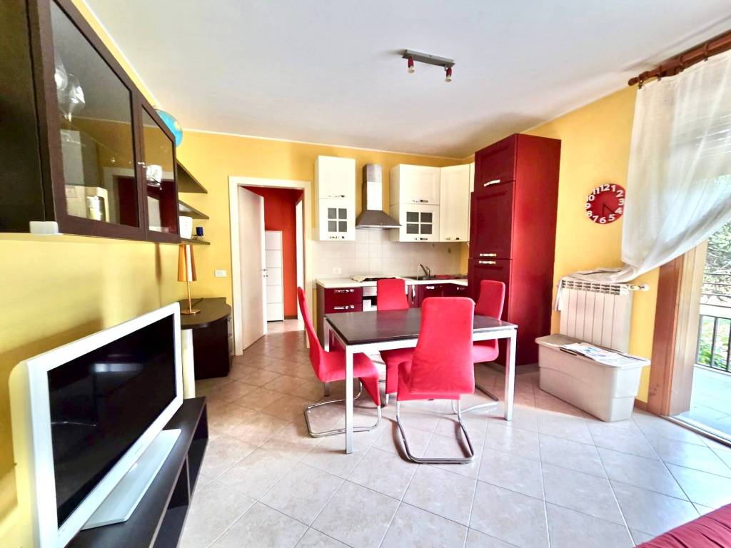 appartamento in vendita a Gallarate in zona Sciarè