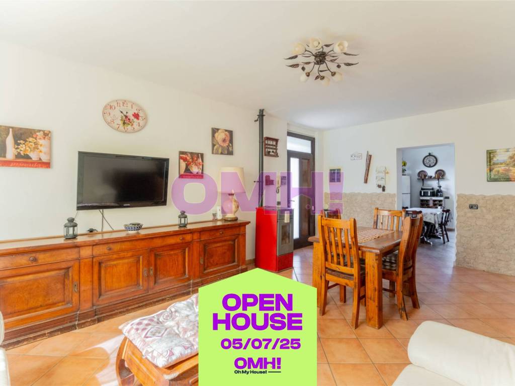appartamento in vendita a Gallarate in zona Crenna