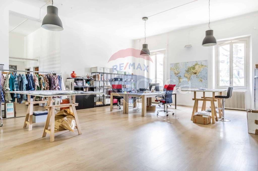 ufficio in vendita a Gallarate in zona Arnate