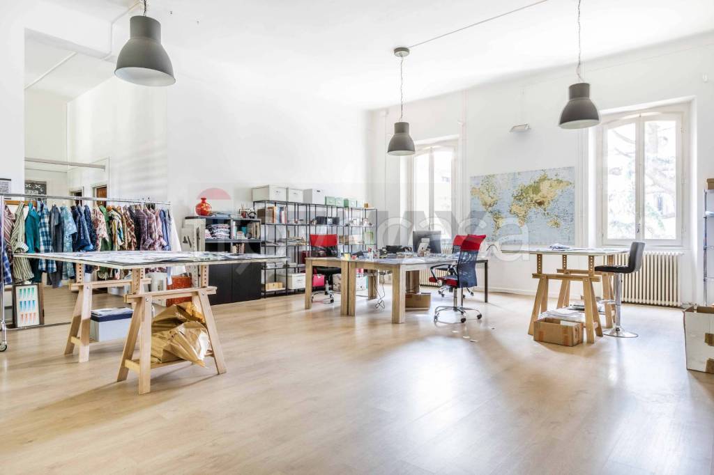 ufficio in vendita a Gallarate in zona Arnate