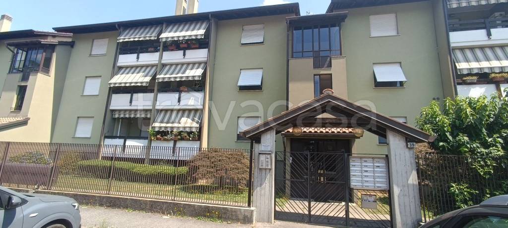 appartamento in vendita a Gallarate in zona Madonna in Campagna