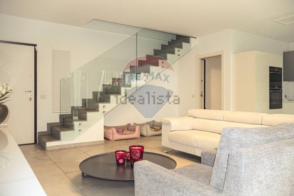 casa indipendente in vendita a Gallarate