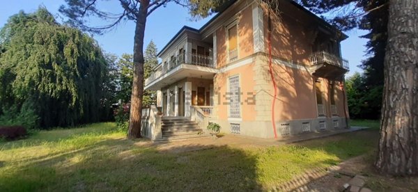 casa indipendente in vendita a Gallarate