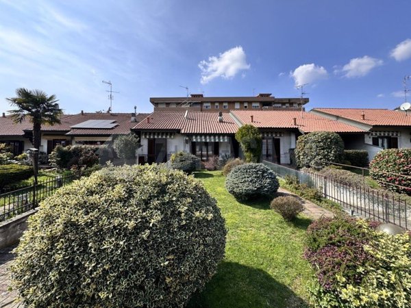 casa indipendente in vendita a Gallarate
