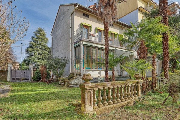 casa indipendente in vendita a Gallarate