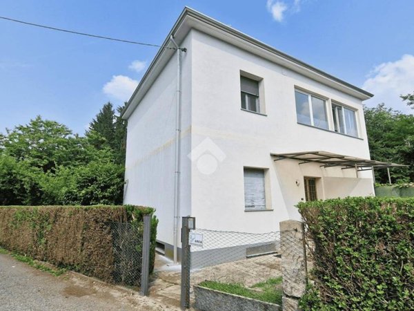 casa indipendente in vendita a Gallarate in zona Arnate