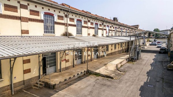 capannone in vendita a Gallarate