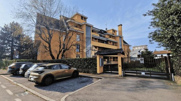 appartamento in vendita a Gallarate in zona Cascinetta