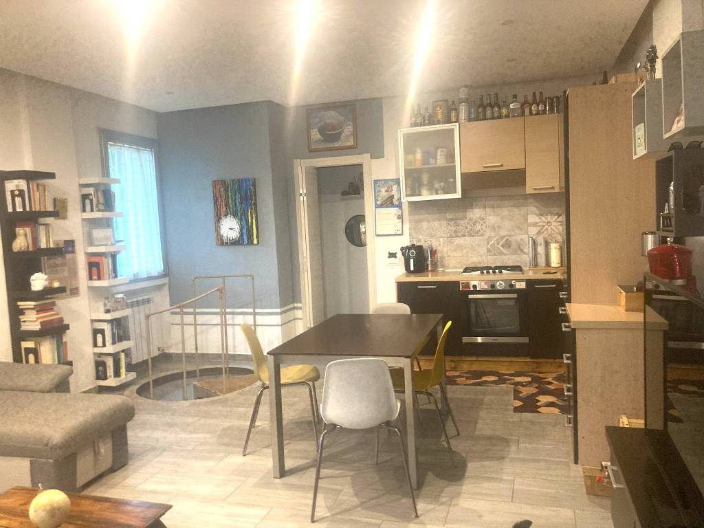 appartamento in vendita a Gallarate in zona Moriggia