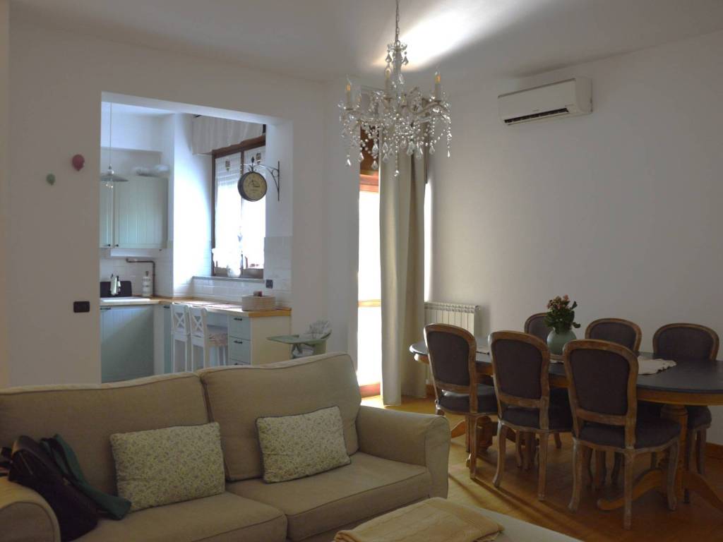 appartamento in vendita a Gallarate in zona Cascinetta