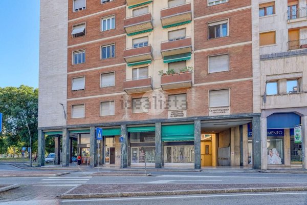 negozio in vendita a Gallarate