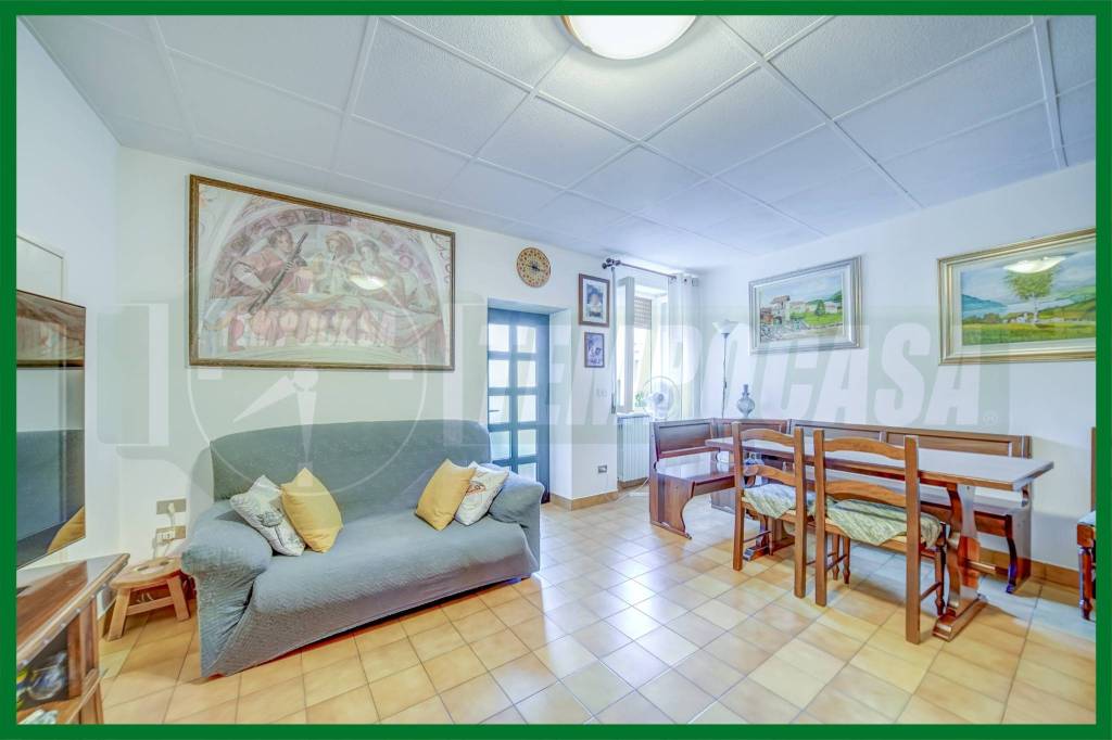 appartamento in vendita a Gallarate in zona Crenna