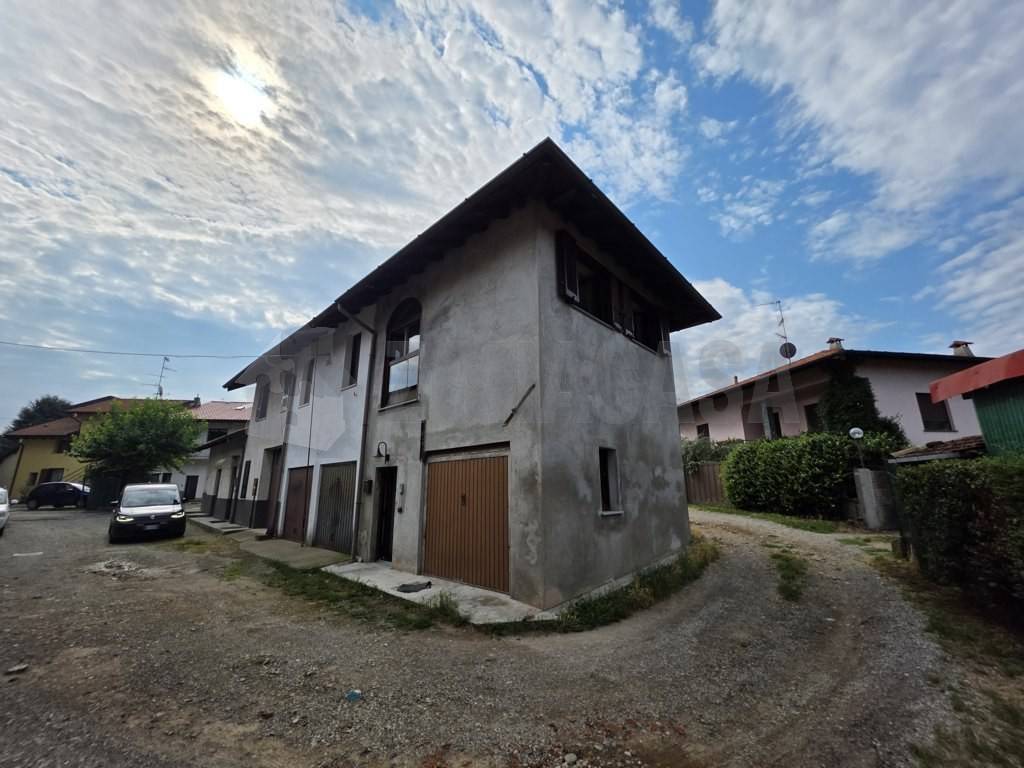 ufficio in vendita a Gallarate in zona Crenna