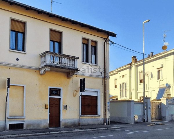 appartamento in vendita a Gallarate in zona Madonna in Campagna