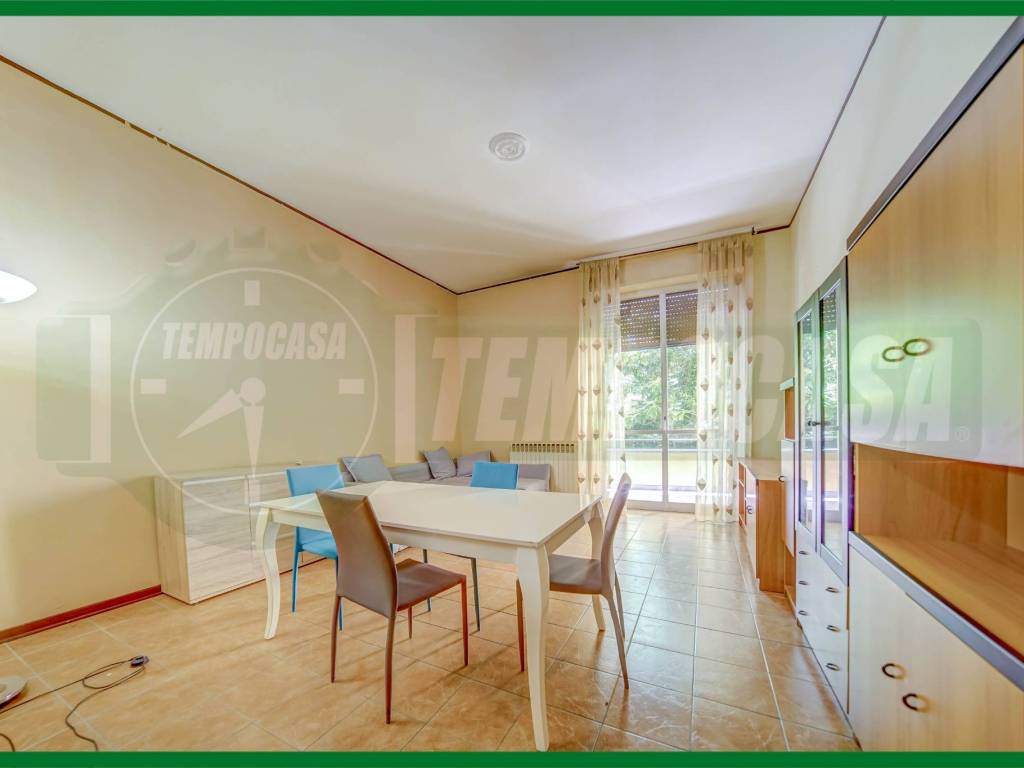 appartamento in vendita a Gallarate in zona Crenna