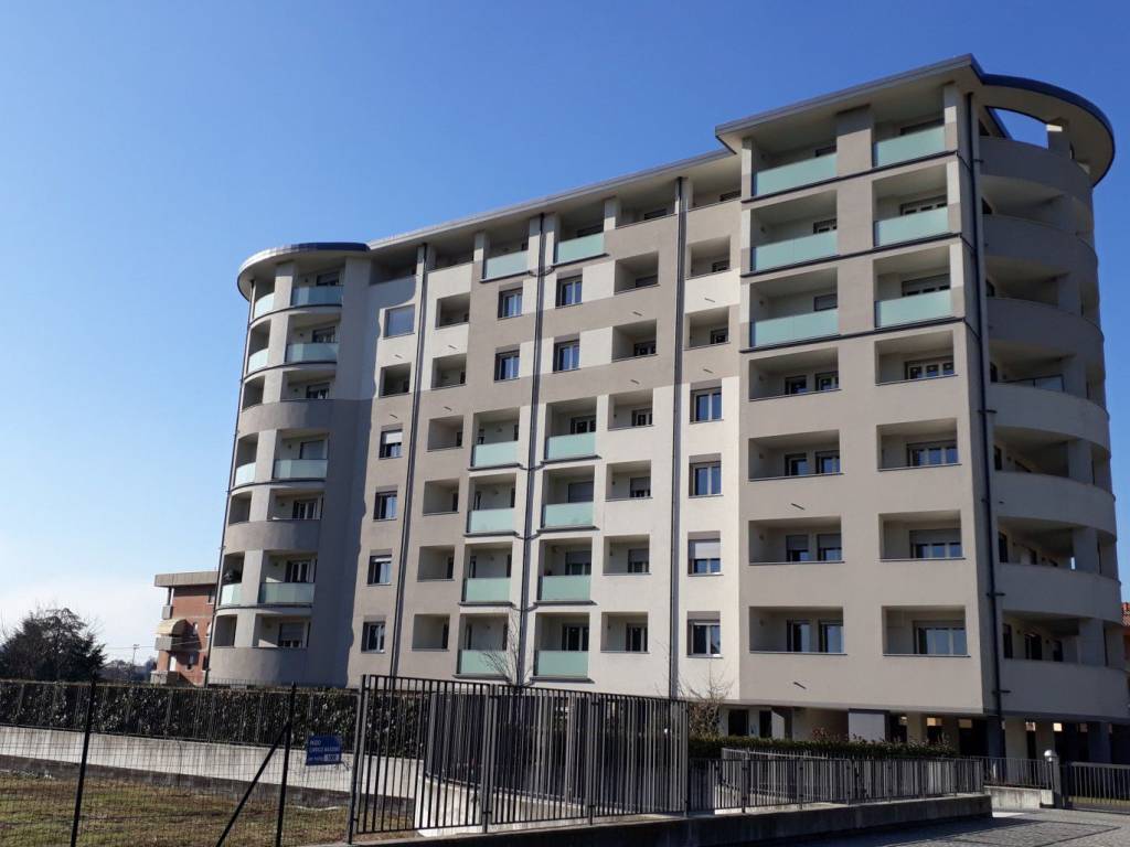 appartamento in vendita a Gallarate in zona Cascinetta