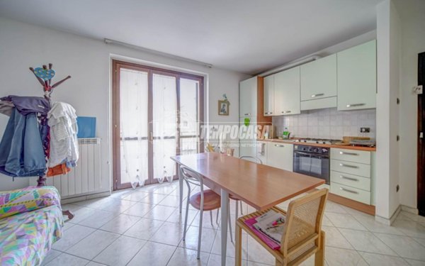 appartamento in vendita a Gallarate in zona Arnate