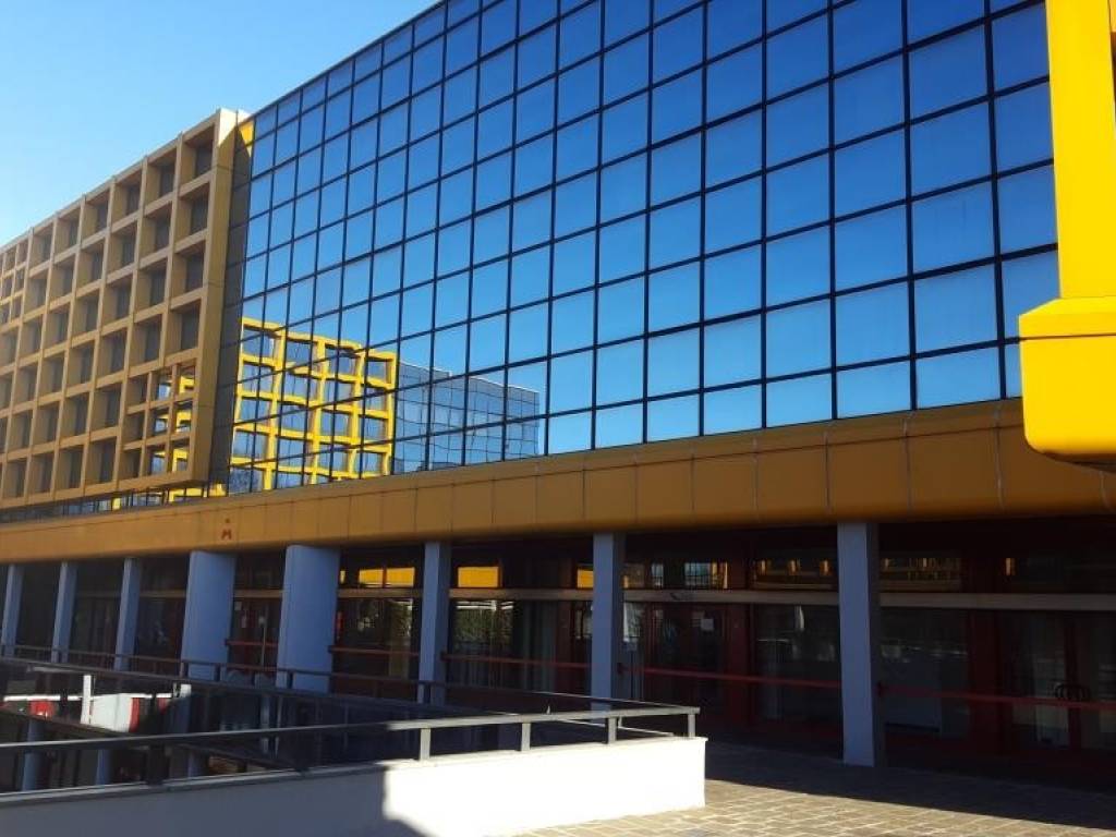 ufficio in vendita a Gallarate in zona Cascinetta