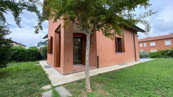 casa indipendente in vendita a Gallarate