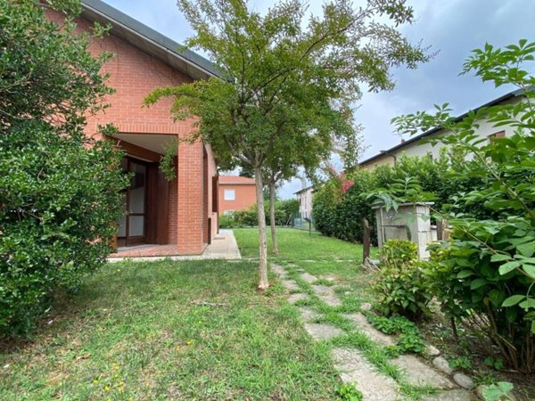 casa indipendente in vendita a Gallarate