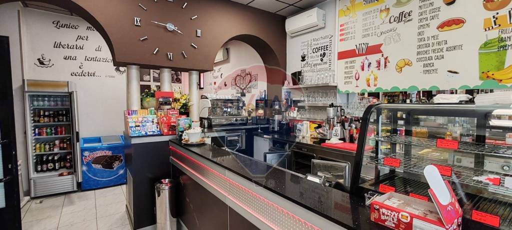 negozio in vendita a Gallarate in zona Sciarè