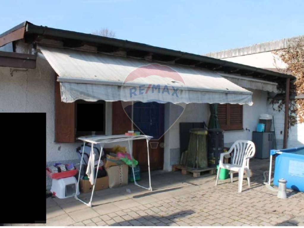 casa indipendente in vendita a Gallarate in zona Madonna in Campagna