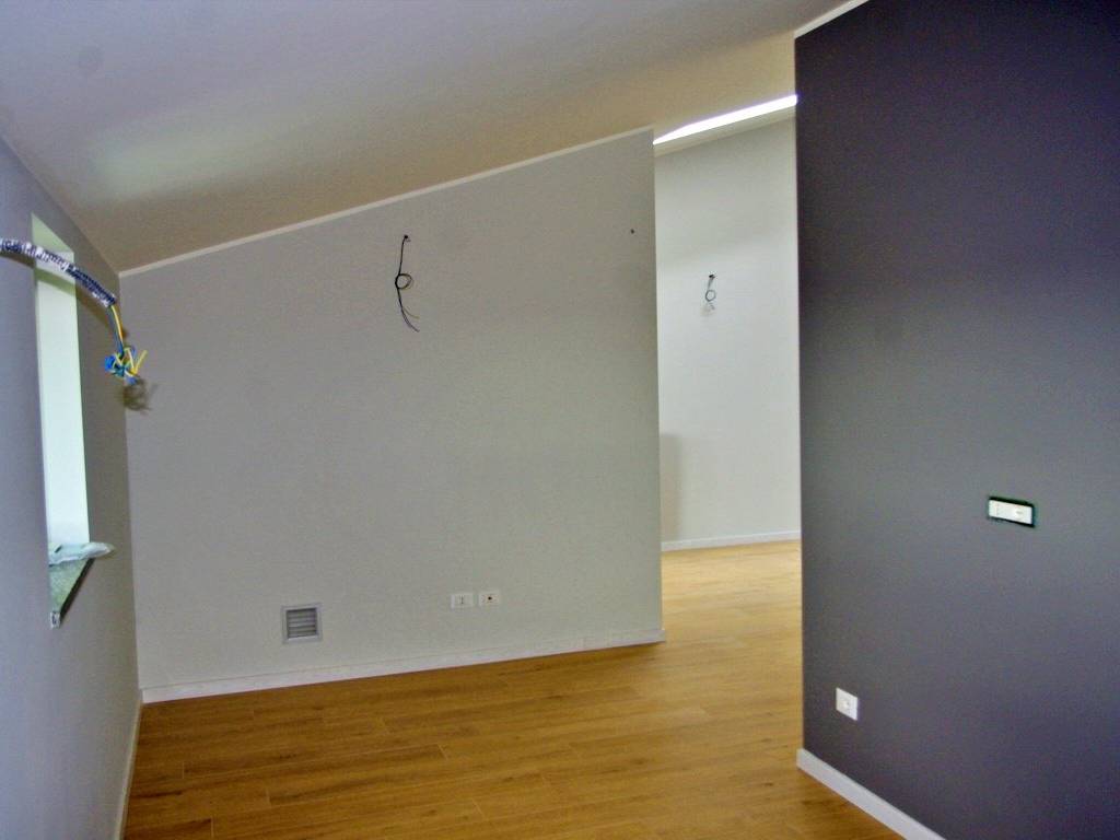 appartamento in vendita a Gallarate in zona Sciarè