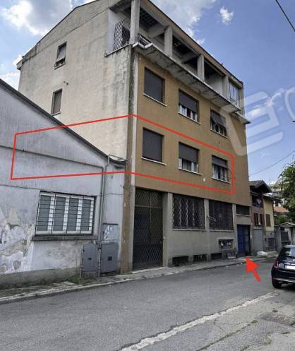 appartamento in vendita a Gallarate in zona Sciarè