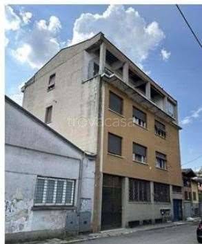 appartamento in vendita a Gallarate in zona Sciarè