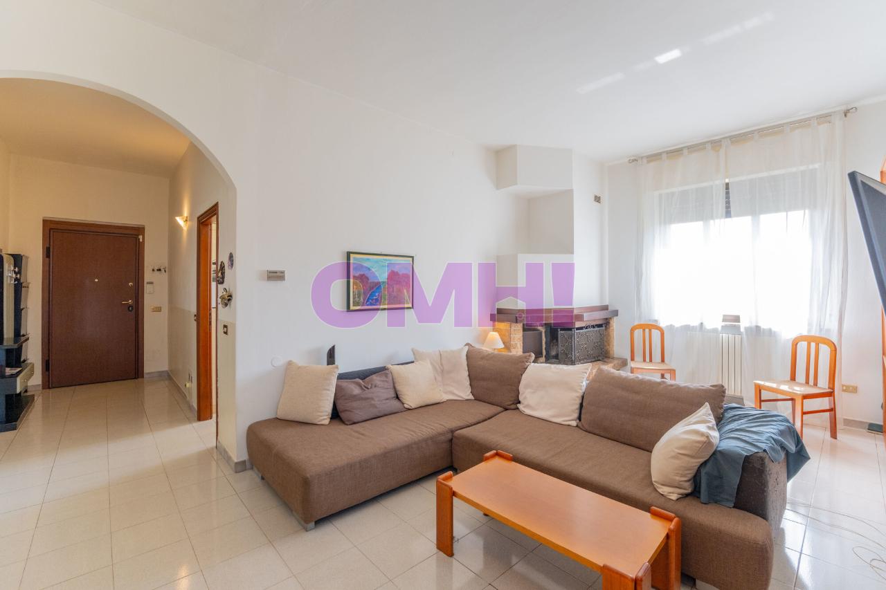 casa indipendente in vendita a Gallarate in zona Crenna