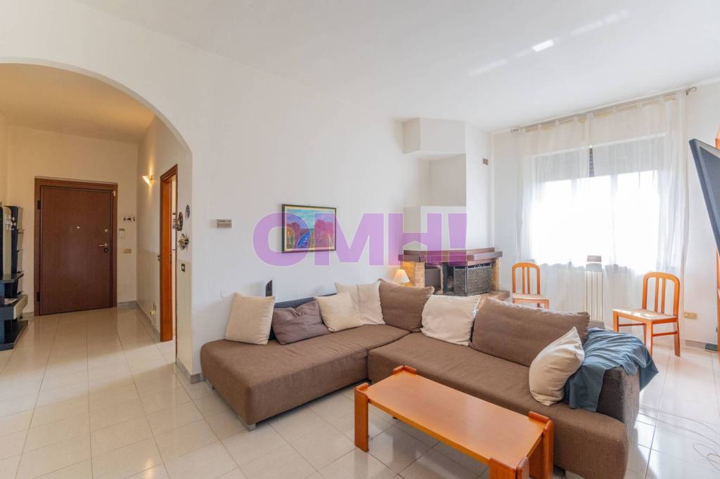 casa indipendente in vendita a Gallarate in zona Crenna