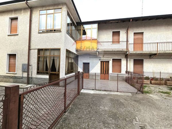 casa indipendente in vendita a Gallarate in zona Ronchi