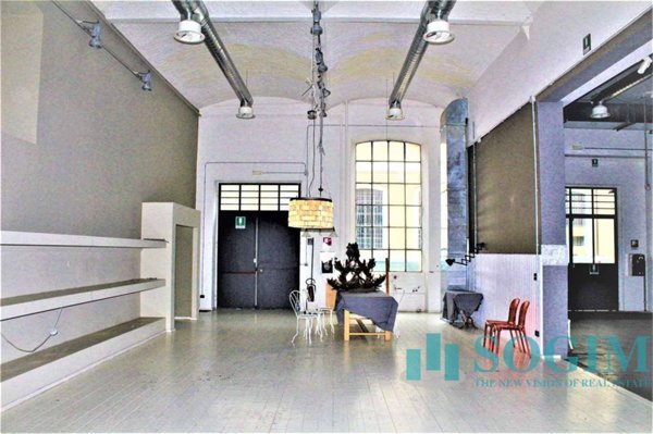 locale commerciale in vendita a Gallarate