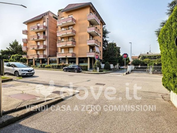 appartamento in vendita a Gallarate in zona Sciarè