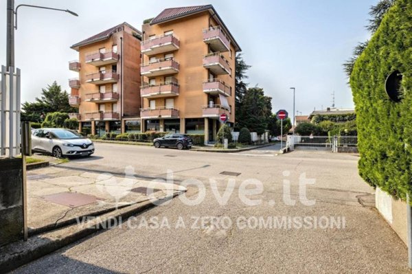 appartamento in vendita a Gallarate in zona Sciarè