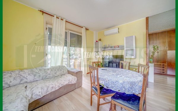 appartamento in vendita a Gallarate in zona Sciarè